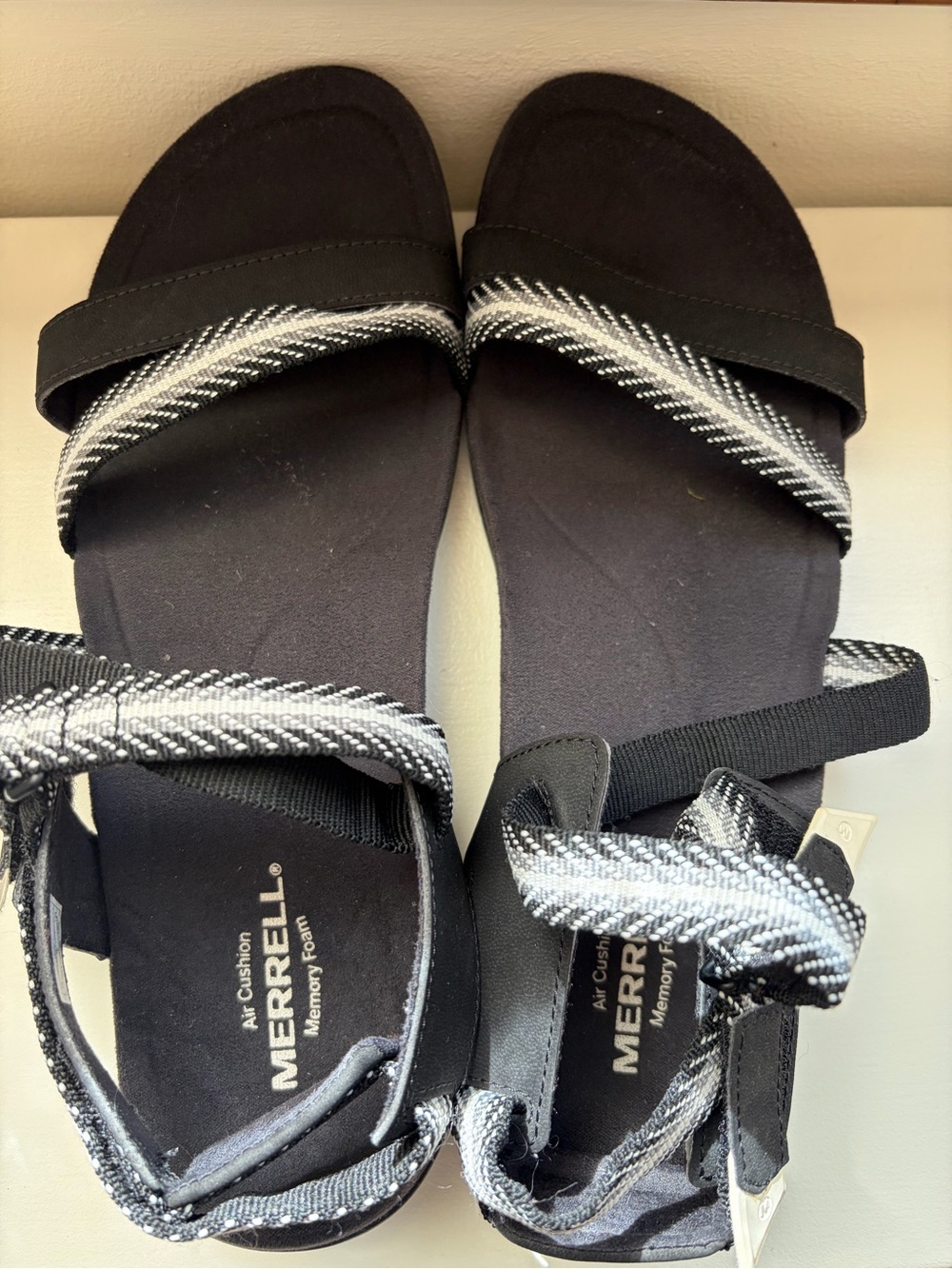 Merrell Black Women’s Adjustable Strappy Sandals with Gray Accents